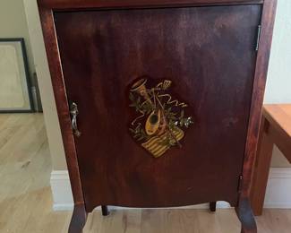 Sheet music cabinet