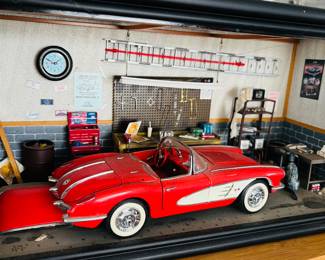 FRANKLIN MINT THE GARAGE 1962 RED CORVETTE DIORAMA BEAUTIFUL 
