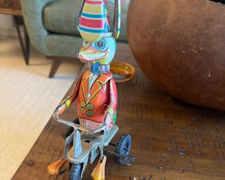 Duck On Bike Tin Toy Delicate Clockwork Retro Wind Up Toy