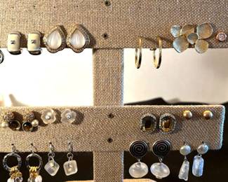 Unique Earrings Crystal Mark On Back  Pearls