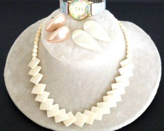 Bakelite Style Necklace Seaside Jewelry