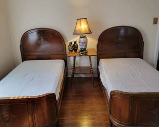 Pair of Twin Beds: First Quarter of the 20th century. 