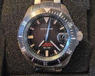 Seiko: "Out of Order" brand. Black Automatico Quaranta Ultra Brushed.