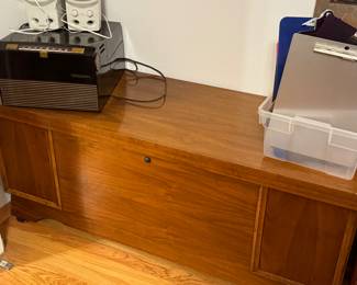 Vintage Lane MCM Trunk, Vintage Record Player