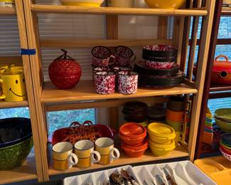 Vintage tupperware, Vintage enamelware