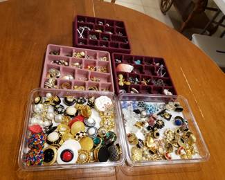 VINTAGE EARRINGS