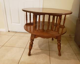 ETHAN ALLEN ROUND SIDE TABLE WITH ROTATING TOP, MID CENTURY