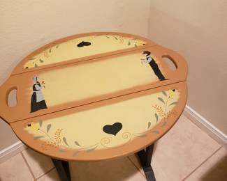 DROP LEAF COUNTRY STYLE SIDE TABLE