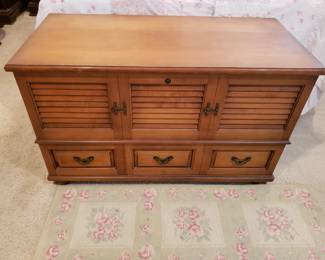 LANE CEDAR CHEST, MADE IN VIRGINIA