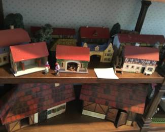 240. Miniature villages. Huge collections.