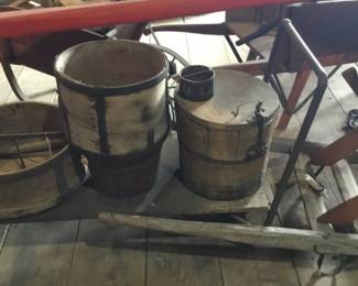 195. Wooden measures