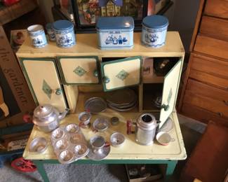246. Toy kitchen set,