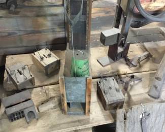 163. Antique mouse traps.