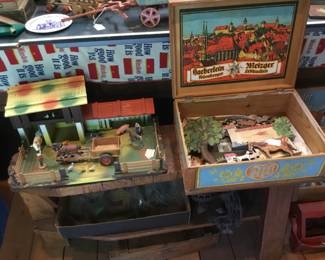 344. Toys, miniatures