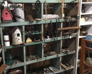 288. Bird houses, small decorations