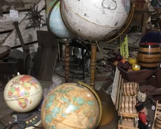 271. Globes, wagons