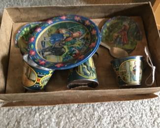 244. Little red riding hood toy dish set