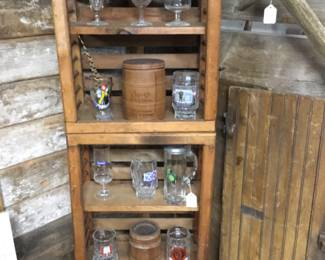 280. Glassware, mostly from Germany.
