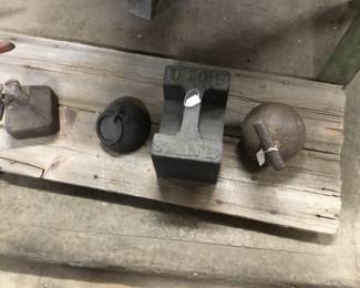 40. Weights.