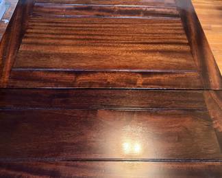 Collapsing top seats 4-8 people quite well