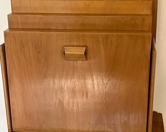 The best fold out magazine stand!