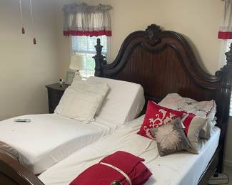 King-size Tempur-pedic adjustable mattress (Split king)