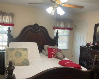 King-size Tempur-pedic adjustable mattress (Split king)