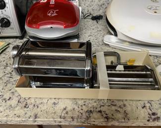 Atlas pasta maker