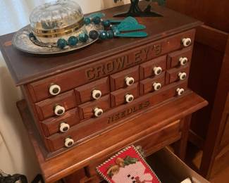 Crowley Needles Table