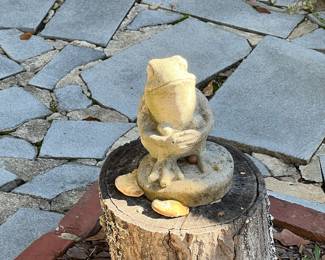 Frog statuary