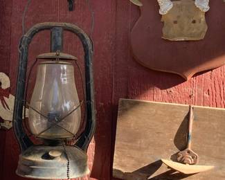 Kerosene lantern