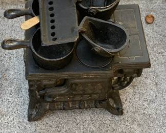 Cast iron - salesman's sample/promotional item stove