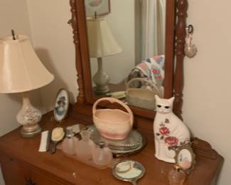 Vanity set; decor; dresser with mirror
