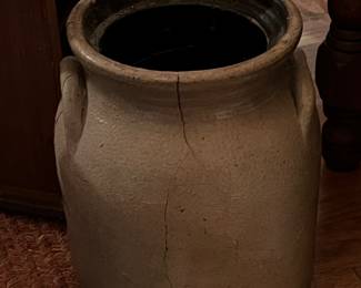 Salt-glaze pottery