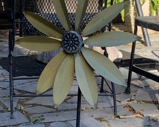 Sunflower wind spinner