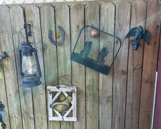 Outdoor decor; horseshoe; Cast iron eagle; metal art; kerosene lantern