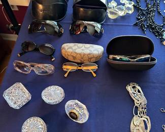 Eyewear. Crystal boxes