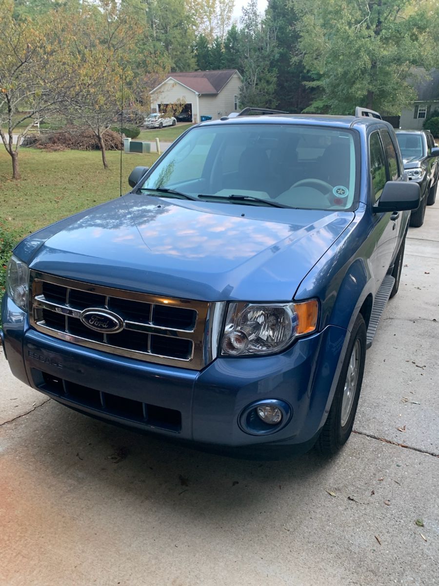 2009 Ford Escape - excellent condition