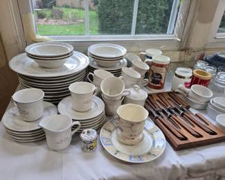 Set of ceramic dishes