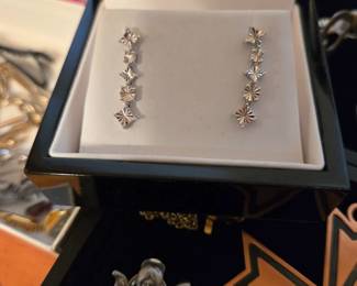 Drop diamond earrings