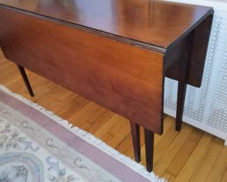 Hepplewhite drop leaf