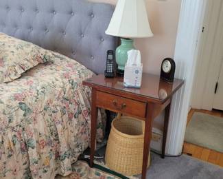 1 drawer stand ,(many more)