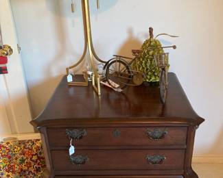 3-drawer nightstand