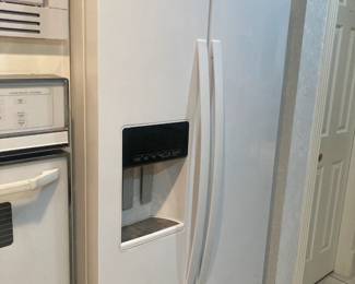 Side-by-side refrigerator