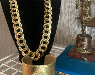 Classic necklace