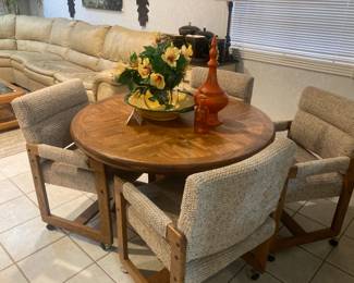 Breakfast table & chairs