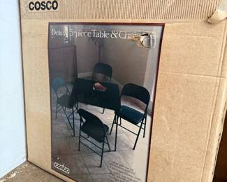 Matching COSCO like new 5 Piece Table and Chairs