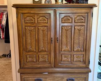 Dresser Wood Cabinet and drawers