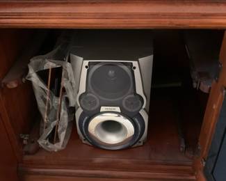 Aiwa stereo system speakers