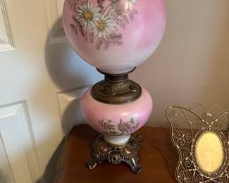 Antique parlor GWTW lamp 